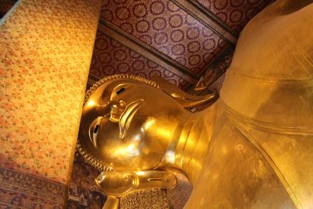Wat Pho: liegende Buddha-Statue